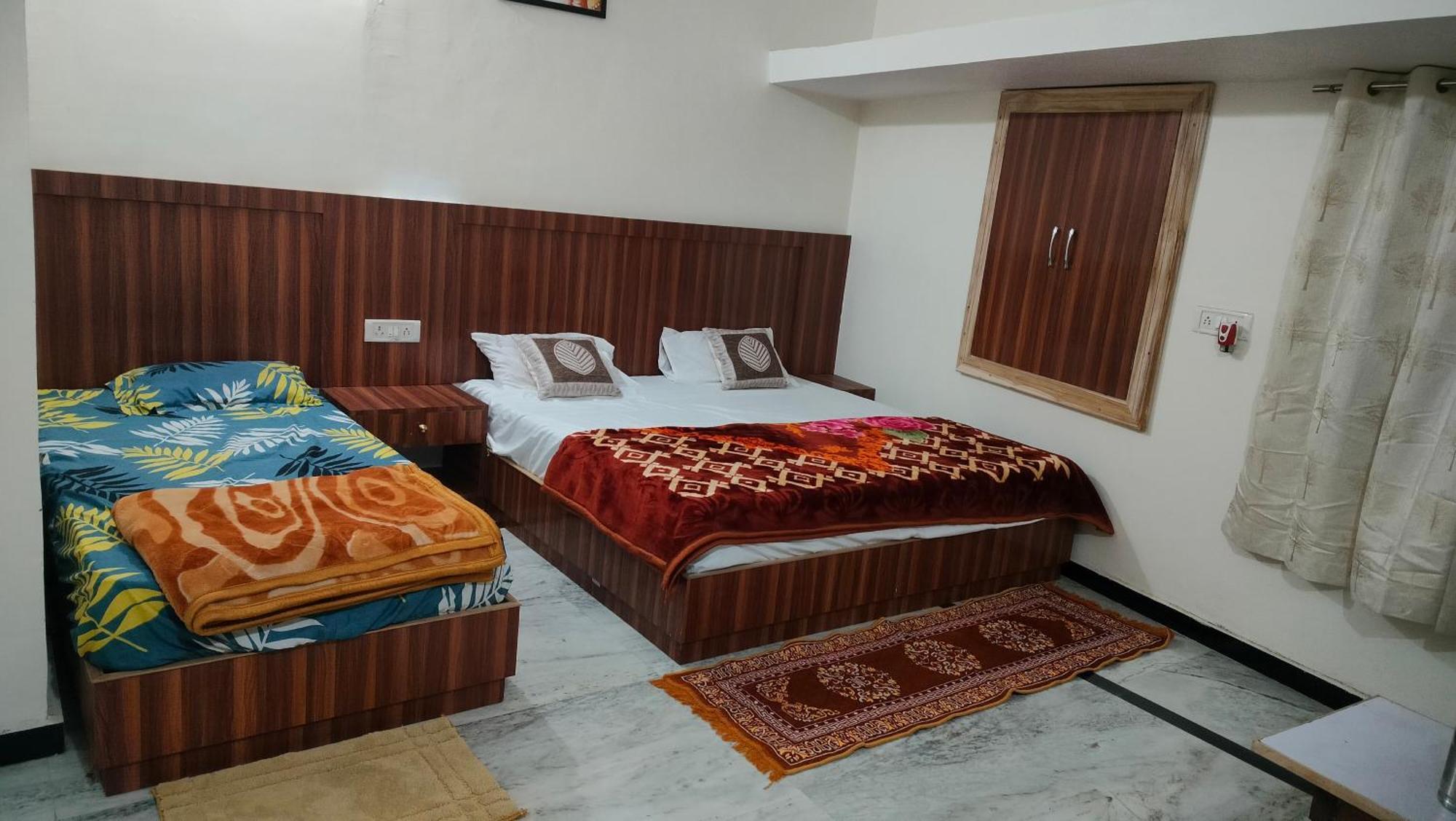 Laxmanji Villas Ābu Exteriör bild