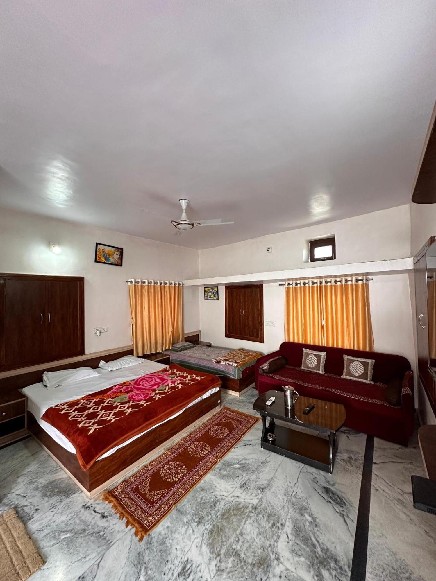 Laxmanji Villas Ābu Exteriör bild